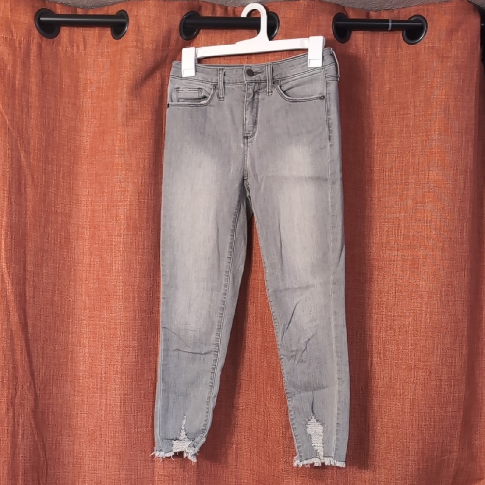 Universal Thread Light Gray Ankle Jeans